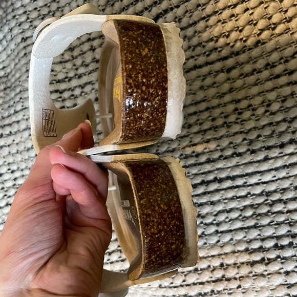 Viking cork footbed thong sandal - Picture 5 of 7